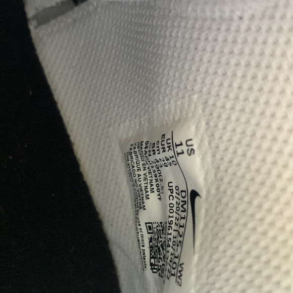 Nike White and Black sneakers - Picture 10 of 14